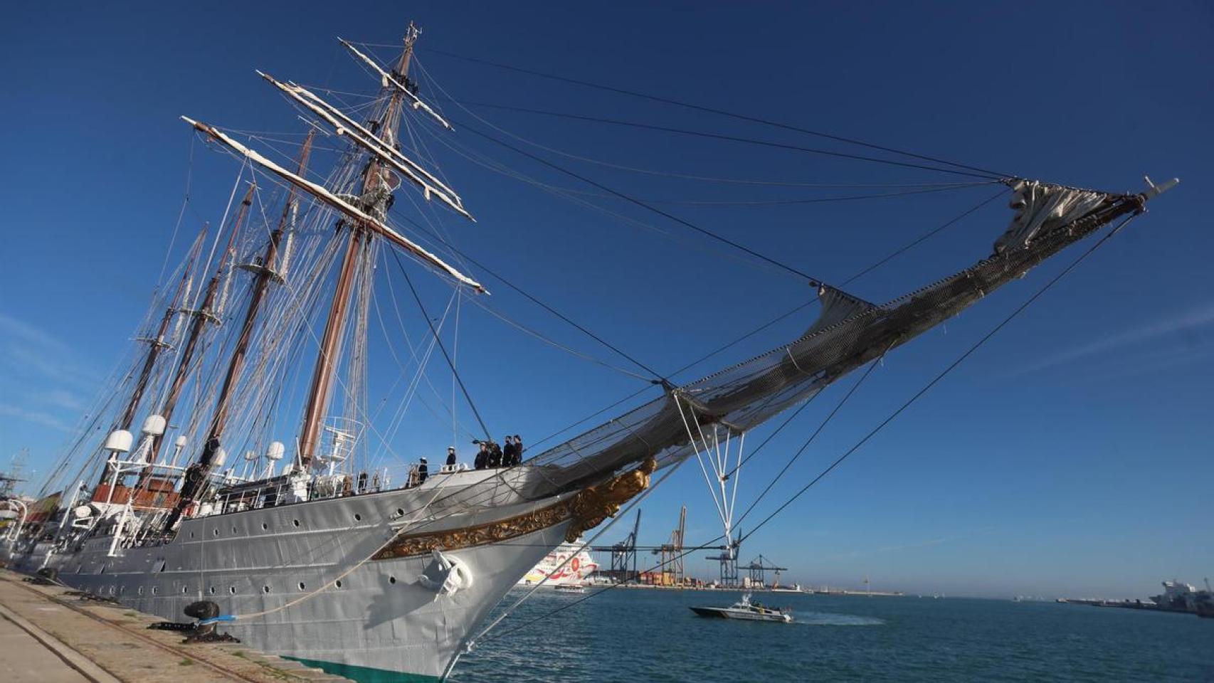 El buque Juan Sebastián de Elcano