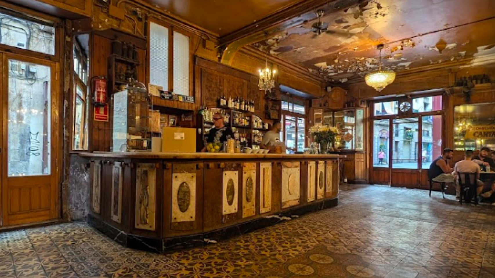este-es-el-bar-m-s-antiguo-de-barcelona-tiene-m-s-de-200-a-os-y-un