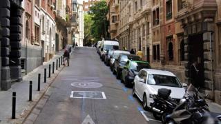 Barcelona suprimirá el estacionamiento en una calle junto a una arteria de Sarrià-Sant Gervasi