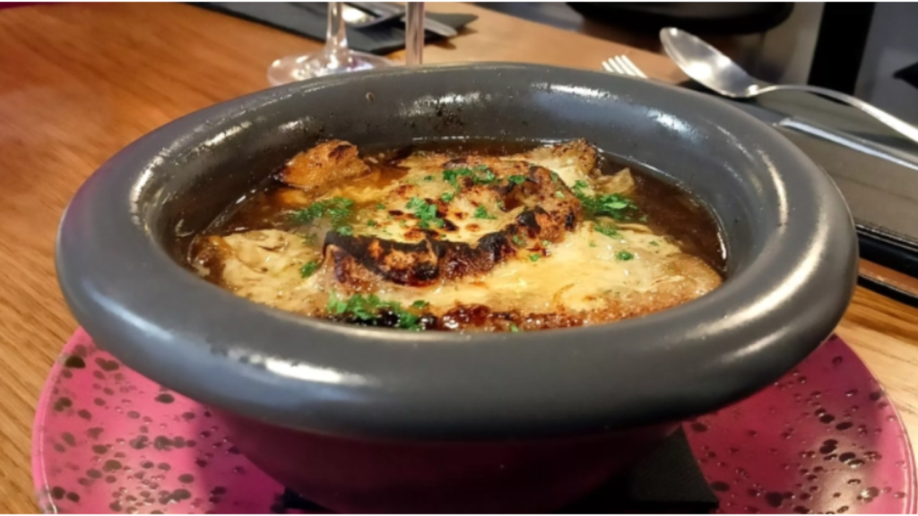 Sopa de cebolla en el Morralet de Gràcia