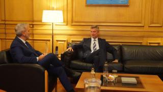 Junts inyecta presión a Collboni para modificar la reserva del 30% de vivienda protegida