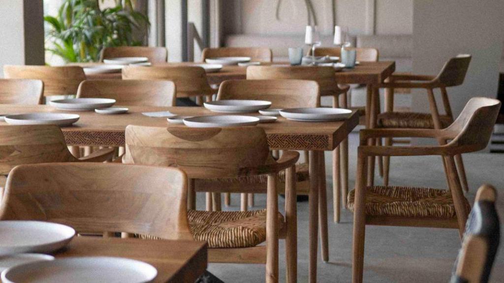 Interior del restaurante Péndulo, en Castelldefels