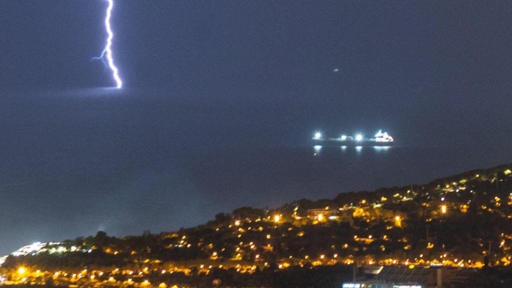 La tormenta eléctrica sobrevolando Barcelona