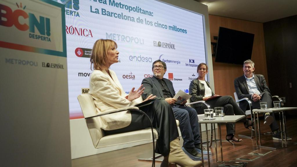 Lluïsa Moret interviene durante el debate de alcaldes metropolitanos