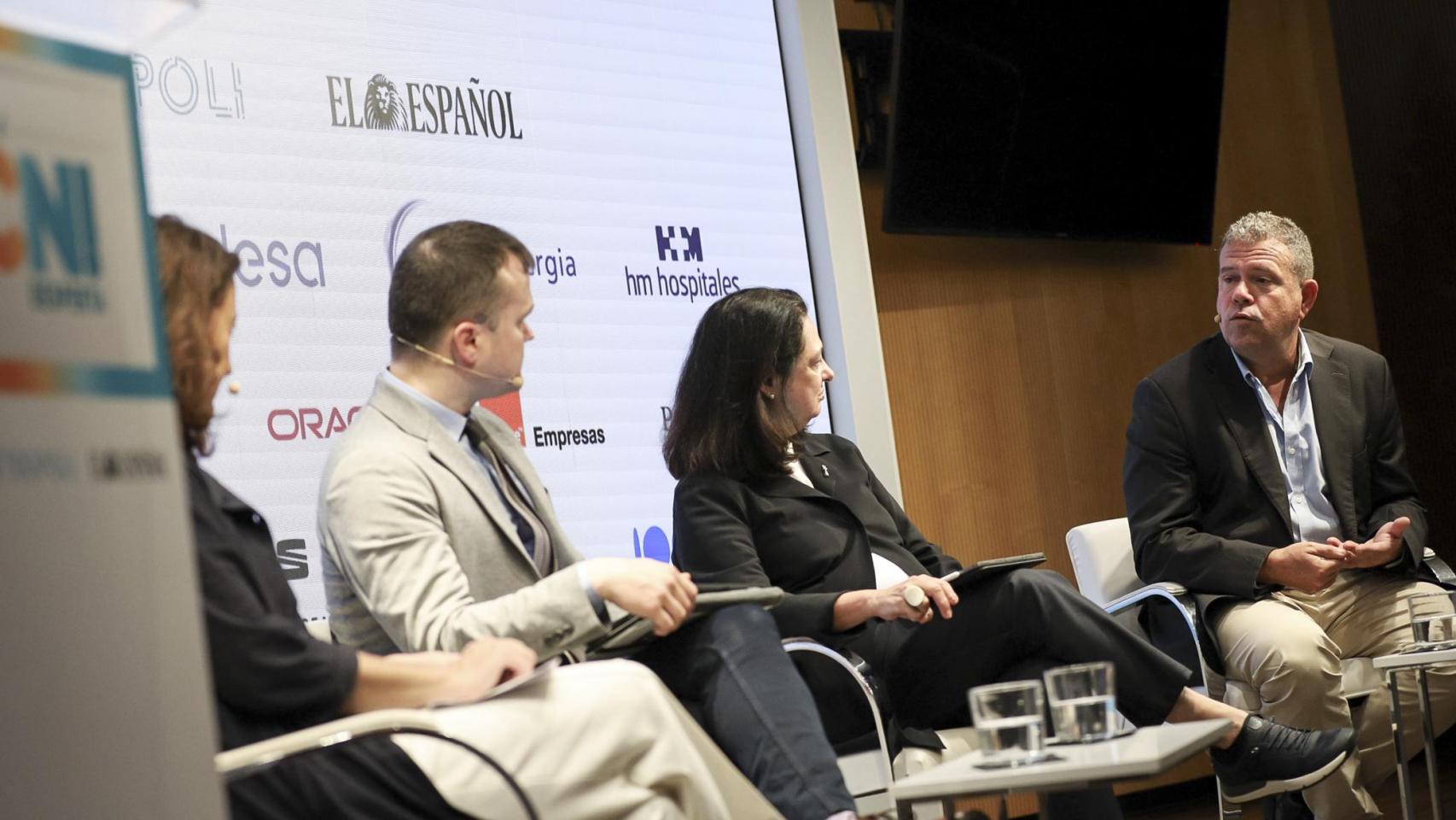 Aurora Catà, vicepresidenta de la America's Cup Event Barcelona (ACE Barcelona);  Mercè Conesa, directora general de Barcelona Global; Ignasi Armengol, director general de la Fundación Barcelona Capital Náutica en las jornadas de Desperta BCN!