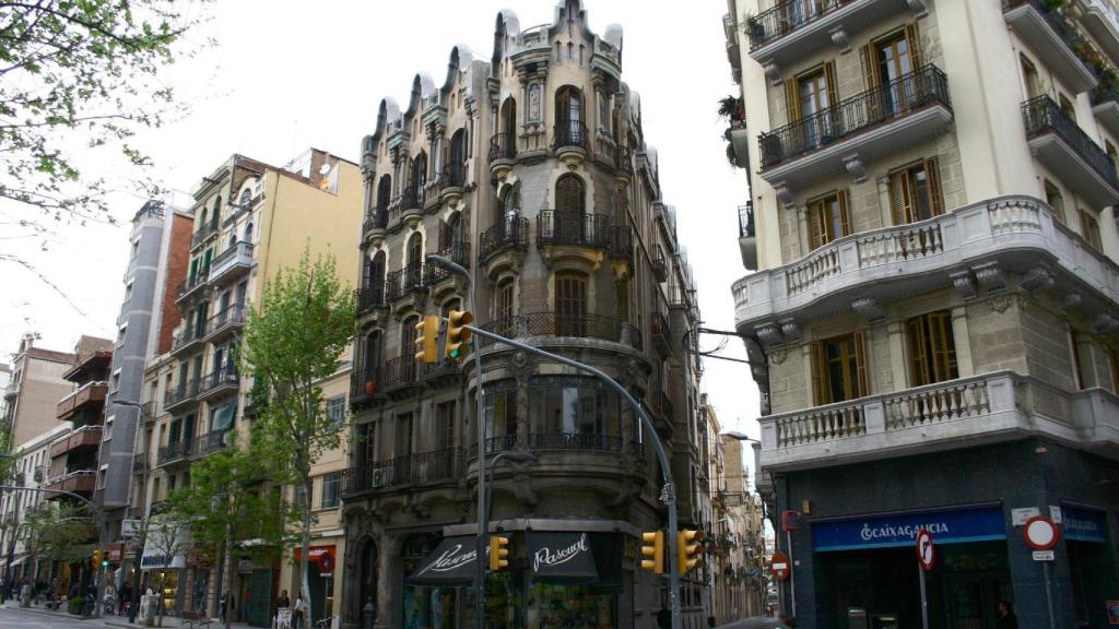 Edificios históricos en la calle de Sants