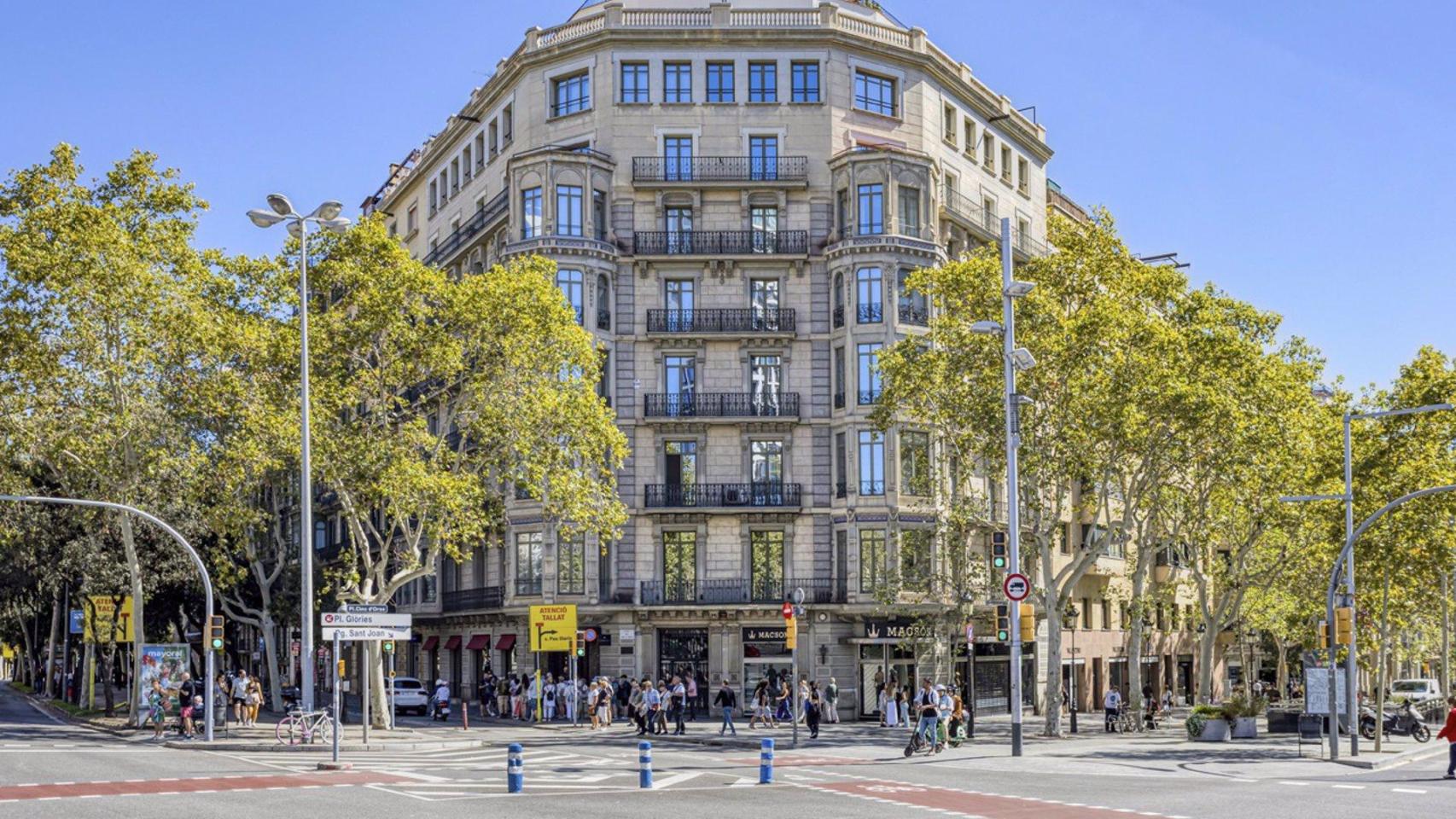 Edificio de oficinas ubicado en el número 110 de paseo de Gràcia de Barcelona