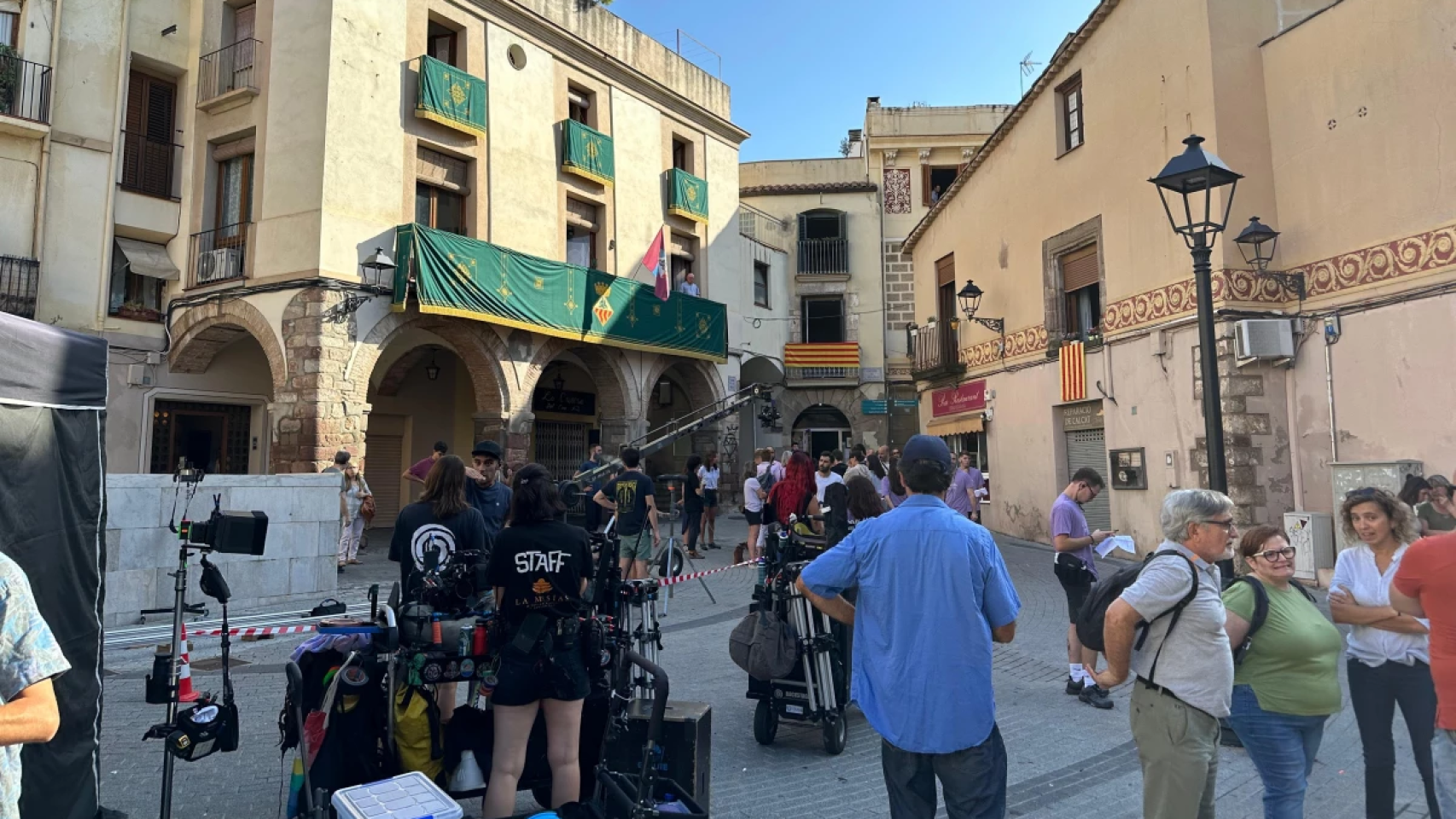 Leticia Dolera graba su nueva serie en las calles de Olesa de Montserrat