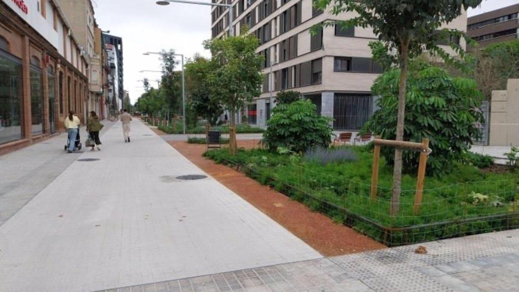 Tramo pacificado de la calle Almogàvers de Barcelona