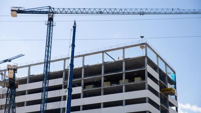 Promoción de viviendas en construcción en Barcelona