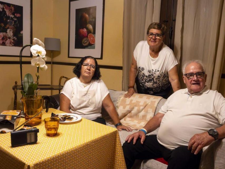 Silvia, Carmen y Pedro, los protagonistas del Escape Room 'Soledad'