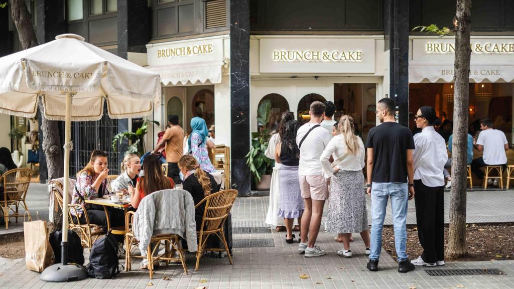 Colas para comer en el Brunch & Cake del Eixample