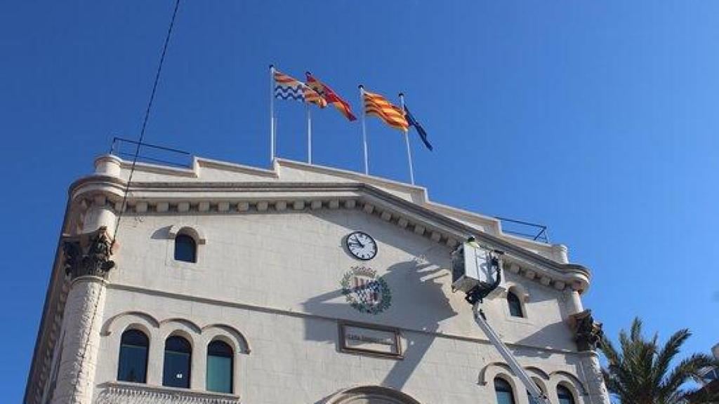 Fachada del Ayuntamiento de Badalona