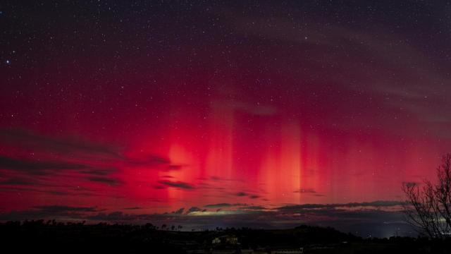 Una aurora boreal desde el observatorio astronómico de Castelltallat, a 11 de octubre de 2024, en Castelltallat, Barcelona, Catalunya (España)