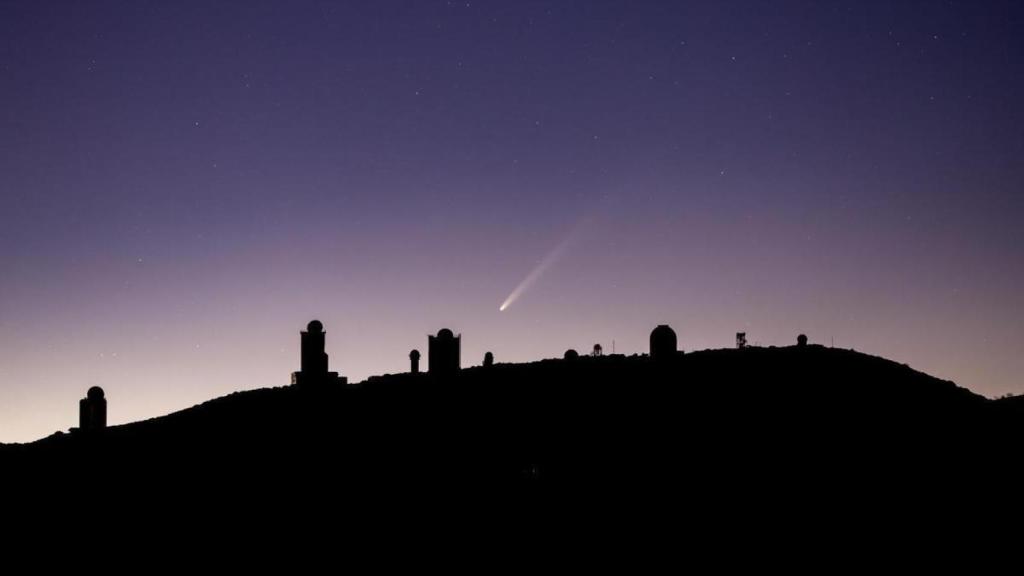 El ‘cometa del siglo’ visto desde los cielos de Canarias, España