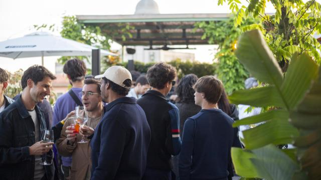 Ambiente en La Terraza del Pulitzer, que organiza sesiones de música en directo en Barcelona