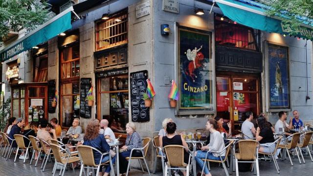 Terraza de La Principal, el bar de Sant Antoni con más de 120 años de historia