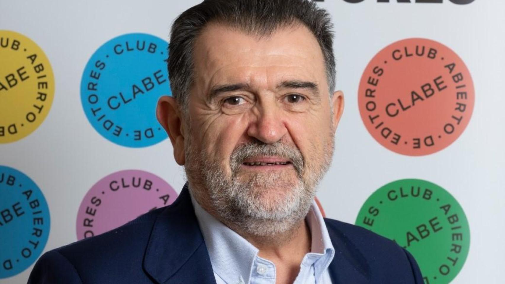 Arsenio Escolar renueva como presidente de Club Abierto de Editores