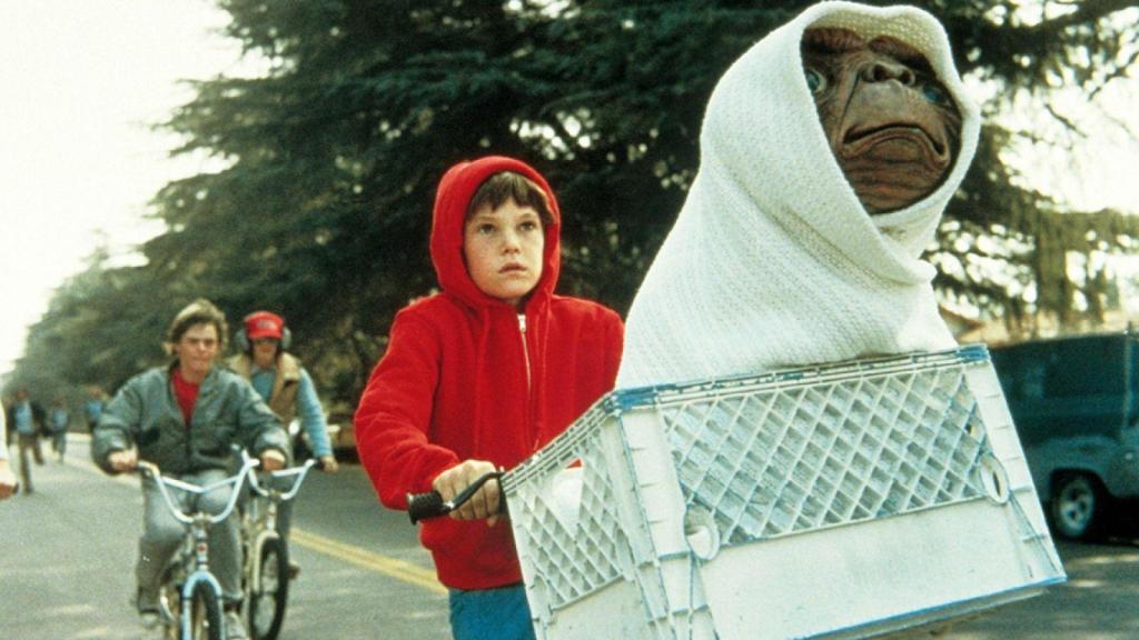 Personaje de E.T. en un fotograma de la película ‘E.T. el Extraterrestre’ (1982)