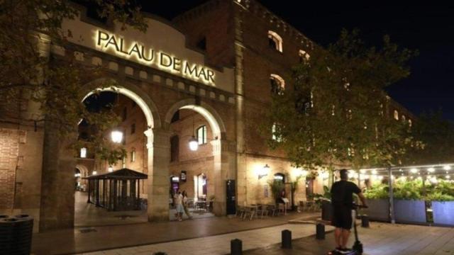 Pasaje de Palau de Mar, donde se encuentran la mayoría de restaurantes