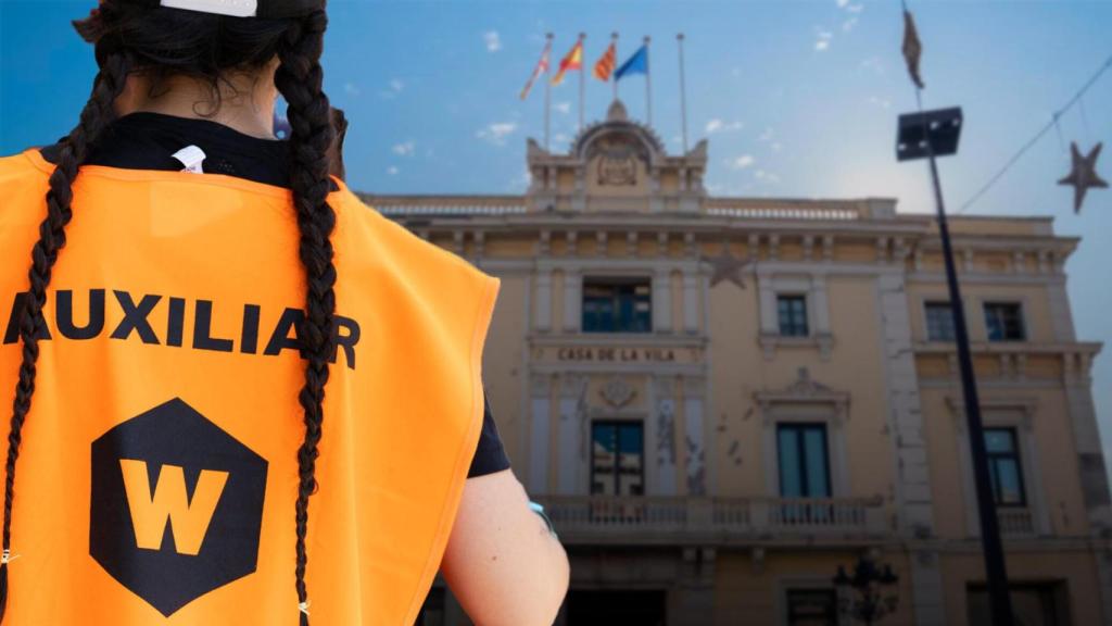 Fotomontaje de una auxiliar de Wakeful y el ayuntamiento de L'Hospitalet