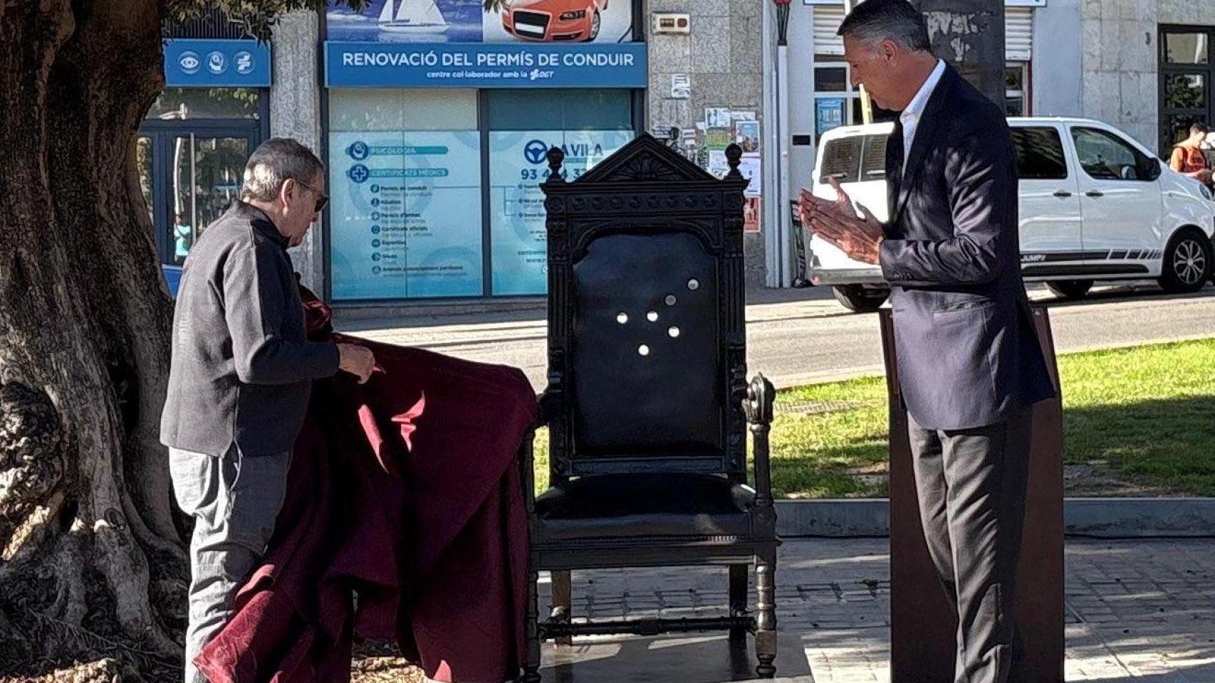 Badalona inaugura la escultura del alcalde Xifré, fusilado por el franquismo