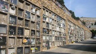 Barcelona pone orden en el cementerio de Montjuïc para que no se le vuelvan a derrumbar nichos