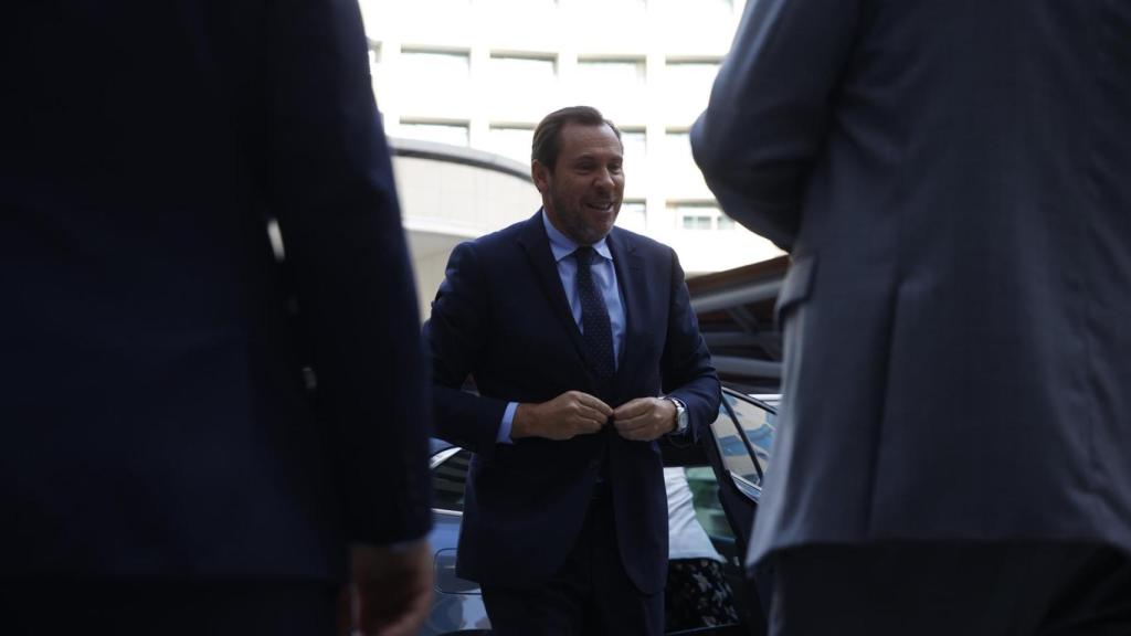 El ministro Óscar Puente, llegando a la apertura del Día Marítimo Mundia