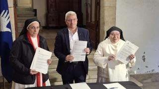 Esplugues adquiere nuevas joyas patrimoniales: el Monasterio de Montsió y la masía de Can Casanovas