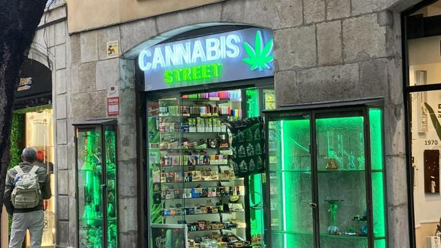 La 'grow shop' abierta donde, en su día, estuvo la librería