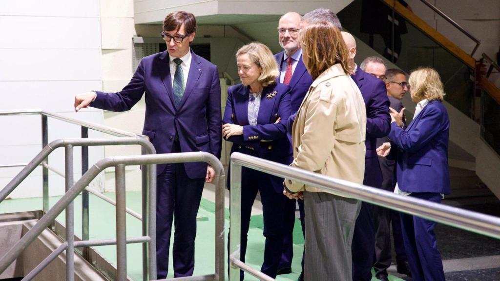 El presidente de la Generalitat, Salvador Illa, y la presidenta del BEI, Nadia Calviño