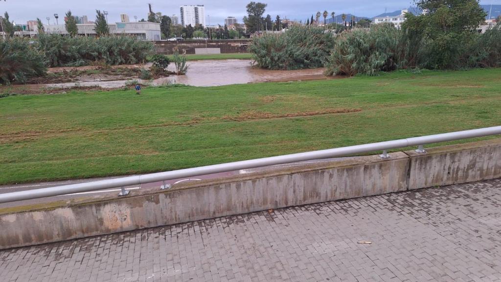 El río Besòs, con su caudal aumentado con la DANA