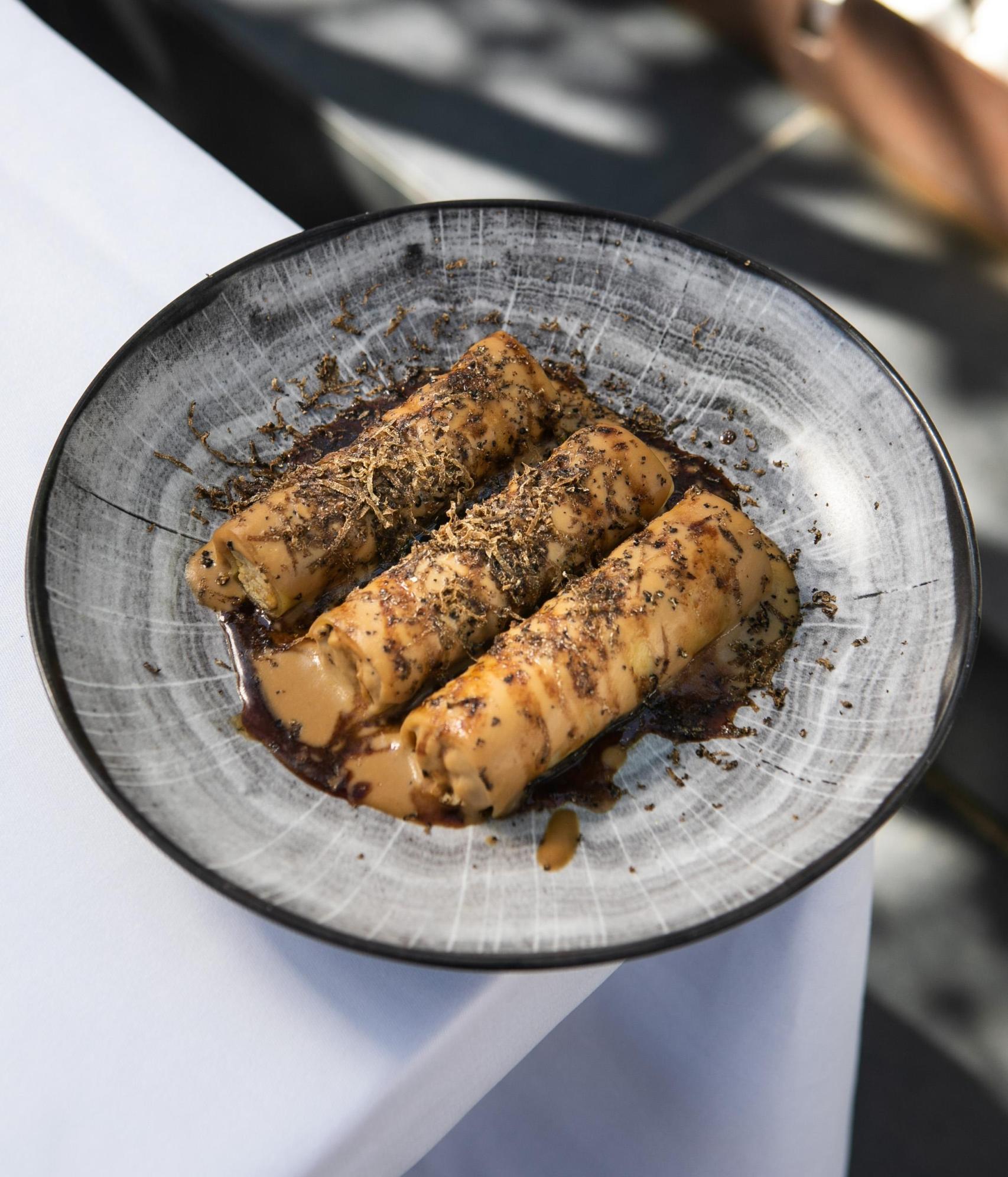 Canelón de faisán con foie y trufa de Nubcn, restaurante ubicado en la zona alta de Barcelona