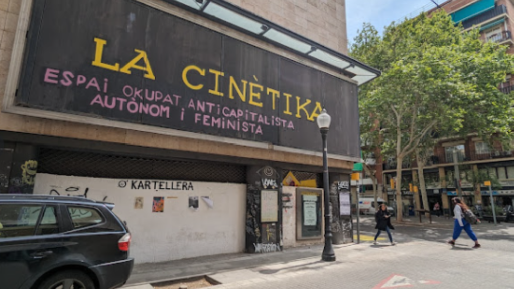 Barcelona quiere remunicipalizar los cines Lauren de Sant Andreu: La Cinètika, en riesgo de desalojo