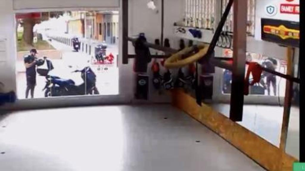 VÍDEO: Pillan a un ladrón desde la cámara de un gimnasio de artes marciales en Badalona