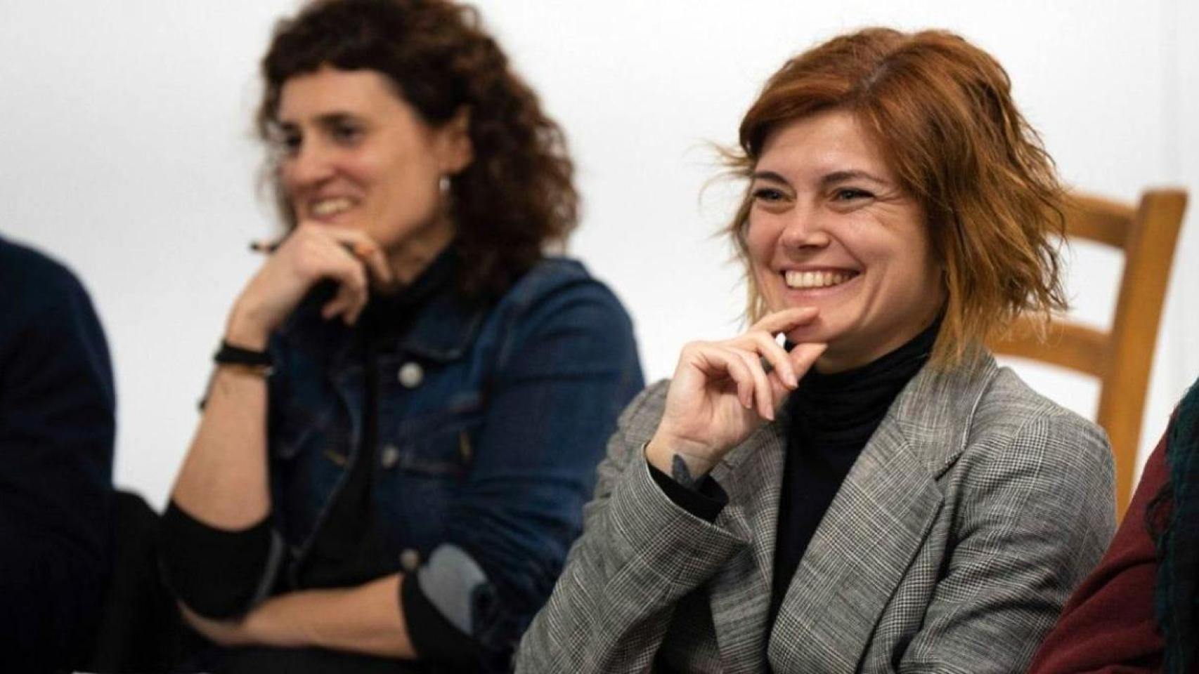 La presidenta de la federación de ERC en Barcelona, Eva Baró, junto a la líder del grupo municipal en la ciudad, Elisenda Alamany