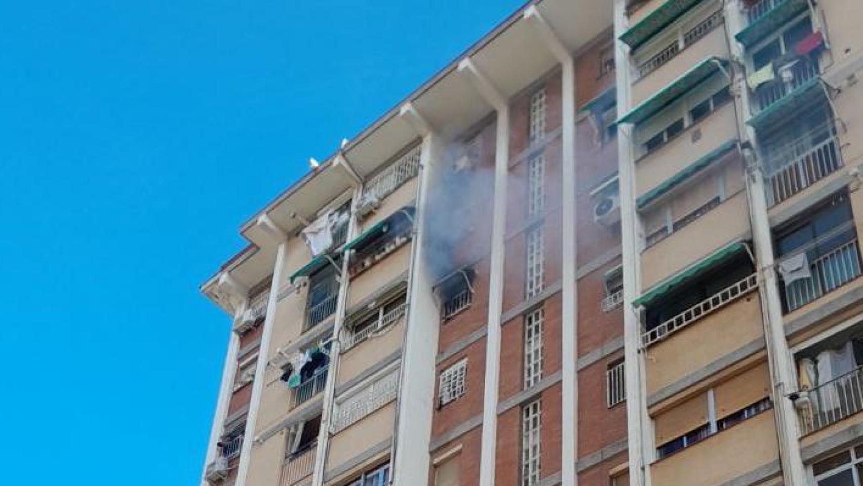 Incendio en la cocina de un piso de Cornellà de Llobregat