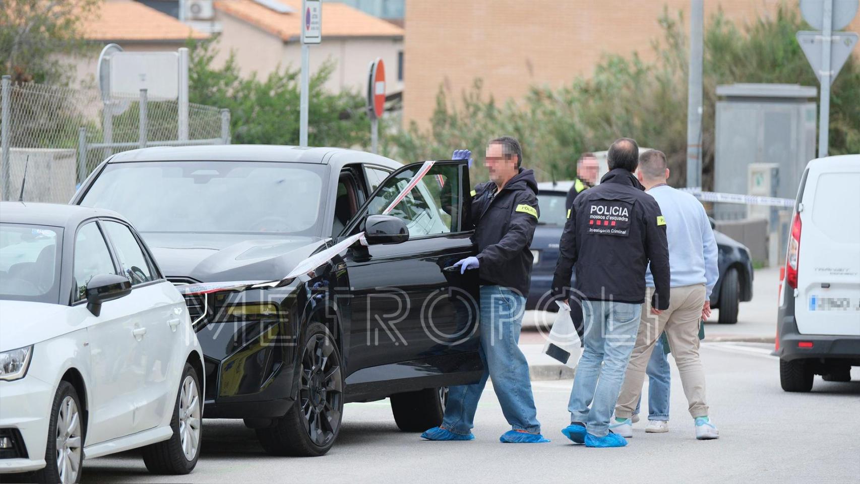 La policía en el escenario del crimen en Montgat