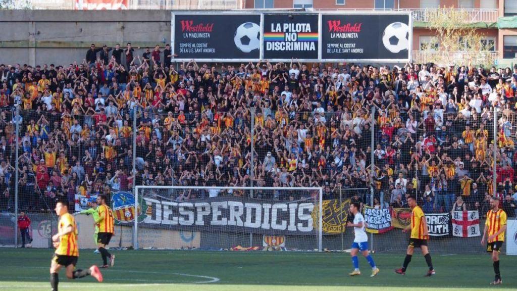 Imagen de la afición de la UE Sant Andreu