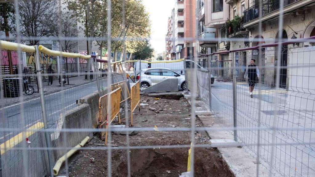 Obras en el alcantarillado de la calle de Vila i Vilà