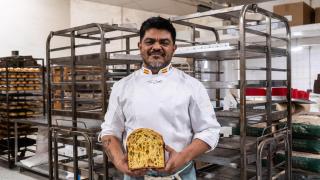 Así se elabora el mejor panettone del mundo: lo hace un panadero mexicano en Barcelona