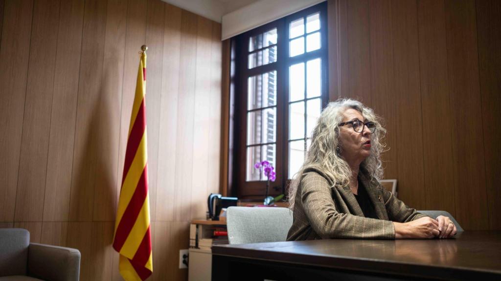 La alcaldesa de Sant Feliu, Lourdes Borrell, durante la entrevista