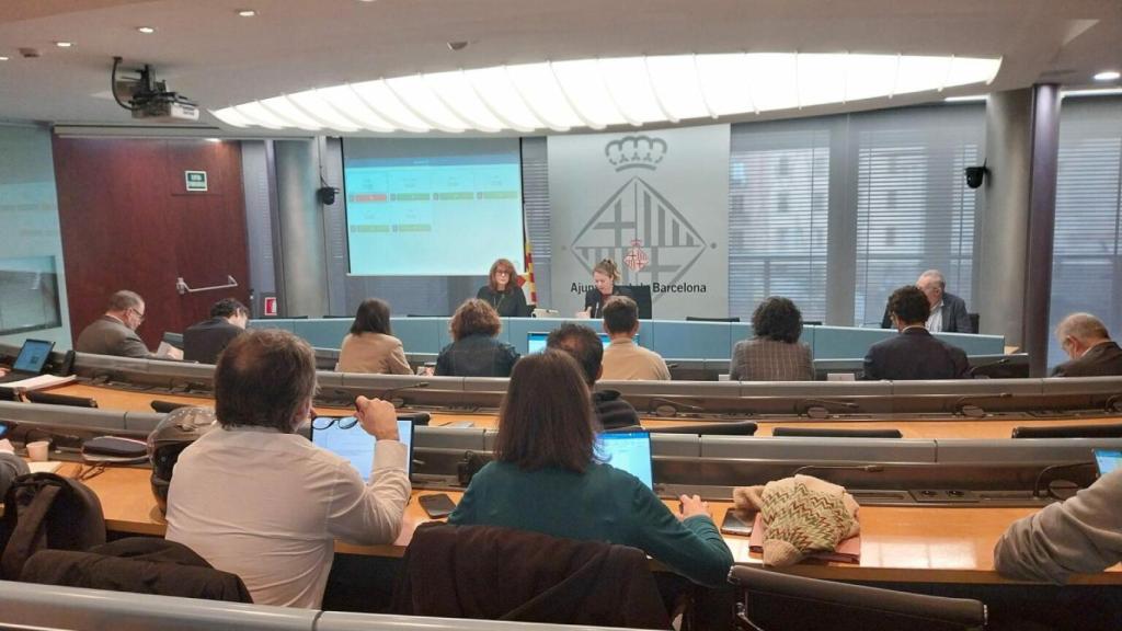 Sesión constitutiva de la comisión no permanente de estudio sobre la problemática de la vivienda en Barcelona