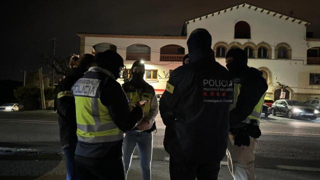 Macrooperación de Mossos y Policía Nacional contra el tráfico de personas, drogas y armas