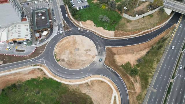 La rotonda del nuevo barrio de Esplugues de Llobregat