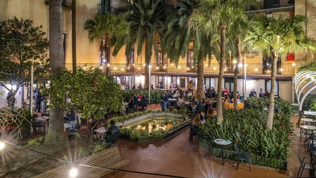 El restaurante del Ateneu Barcelonès sirve en el jardín del edificio de la calle Canuda