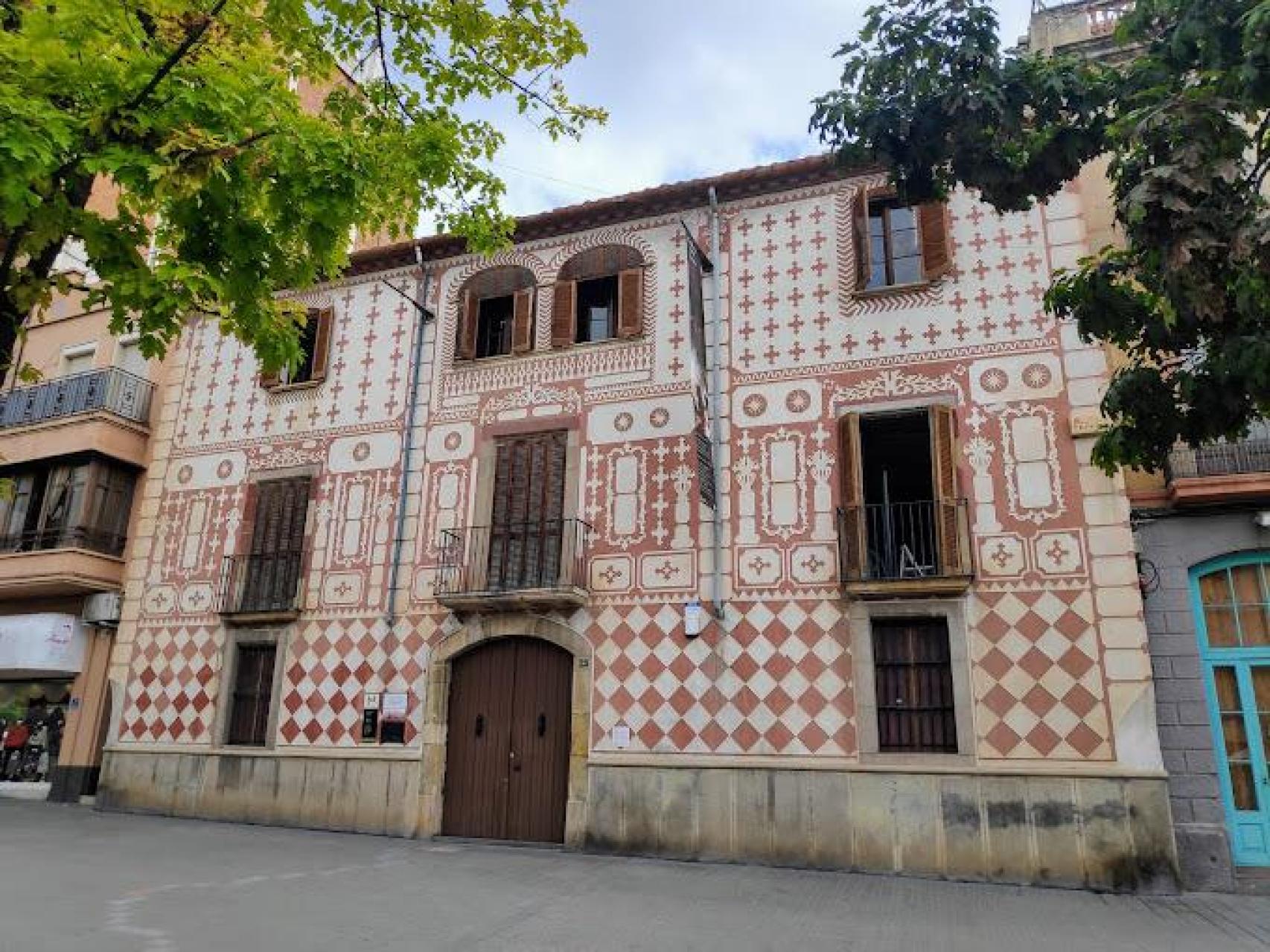 Edificio de Ca n'Ametller en Molins de Rei