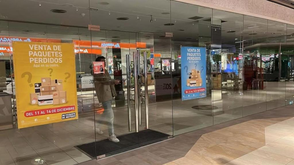 Pop-up de Mi paquete de Misterio de Amazon en el centro comercial de Montigalà