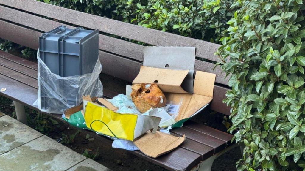 Abandonan un cráneo humano en una caja en un banco de Sant Cugat