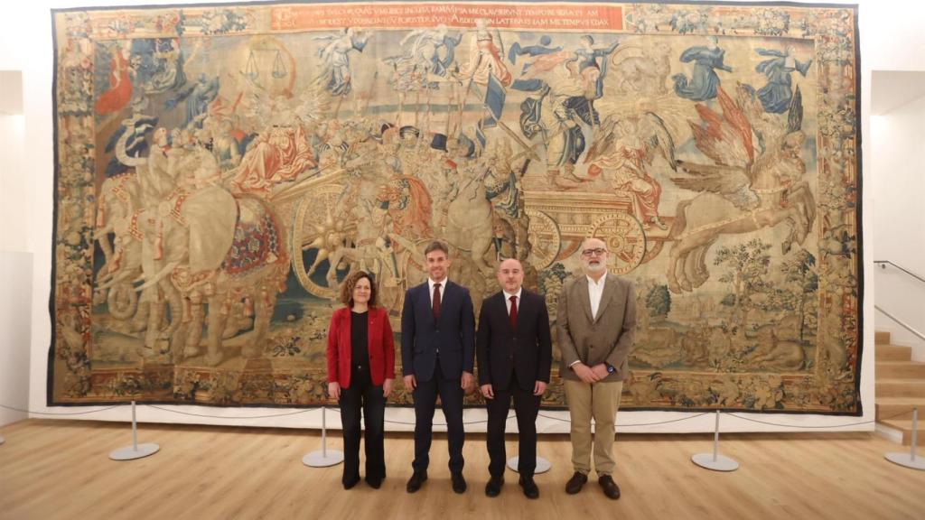 La consejera de Cultura, Sònia Hernández; el alcalde de la ciudad, Xavi Paz; el delegado del Gobierno en Catalunya, Carlos Prieto; y el director del Museu del Renaixement, Damià Martínez